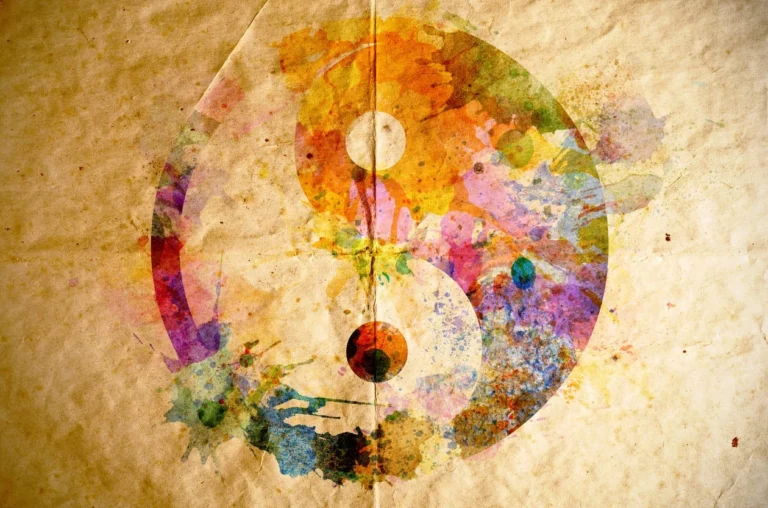 le Yin yang fleuri représente l'équilibre en pleine nature